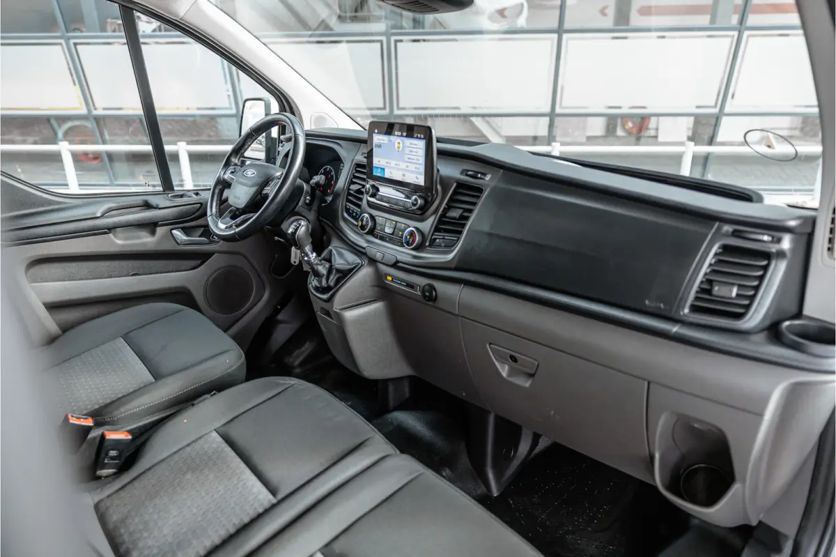 300 2.0 TDCI | Raptor Edition | CarPlay | Camera | Stoelverwarming | Trekhaak | Stoelverwarming | Airco | 3-Zitter | Nieuwe APK