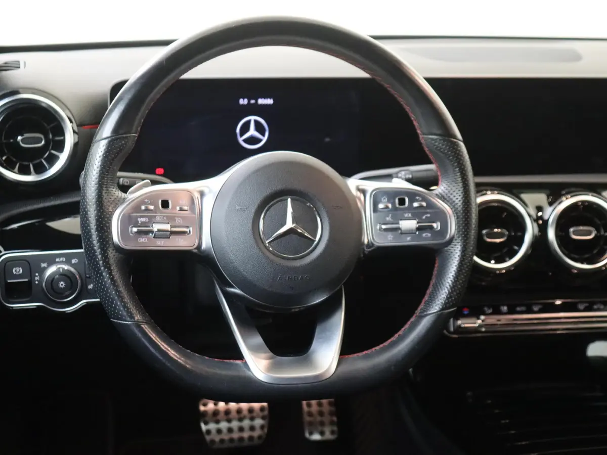 180 Business Solution AMG | Wordt Verwacht | Apple Carplay / Android Auto | Achteruitrijcamera | Parkeersensoren | Stoelverwarming |