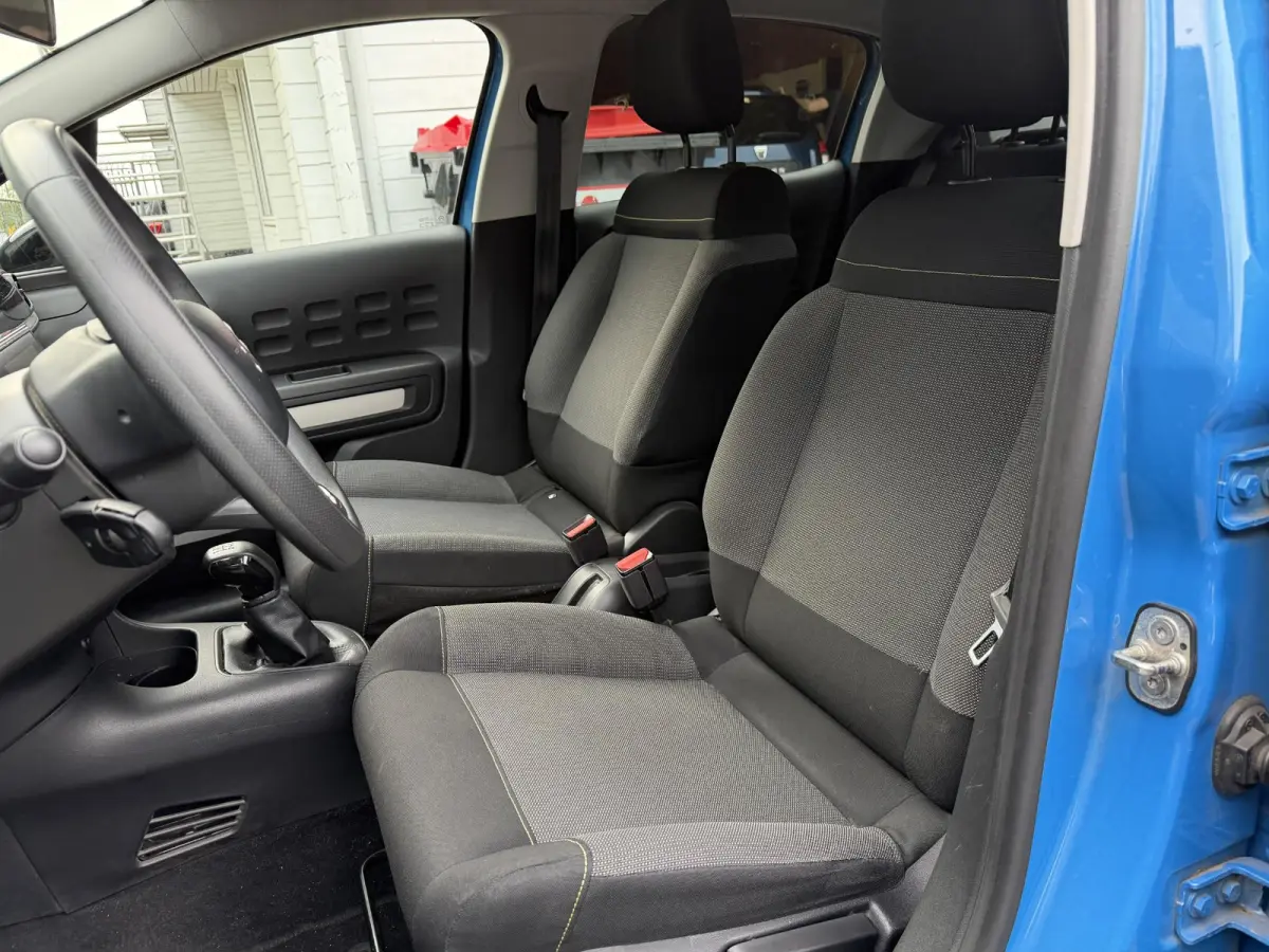 1.2 PureTech Feel 82PK | 2e Eigenaar | NL AUTO | NAP | Parkeersensoren | Airco | Cruise Control | Getint Glas | 2 Sleutels |