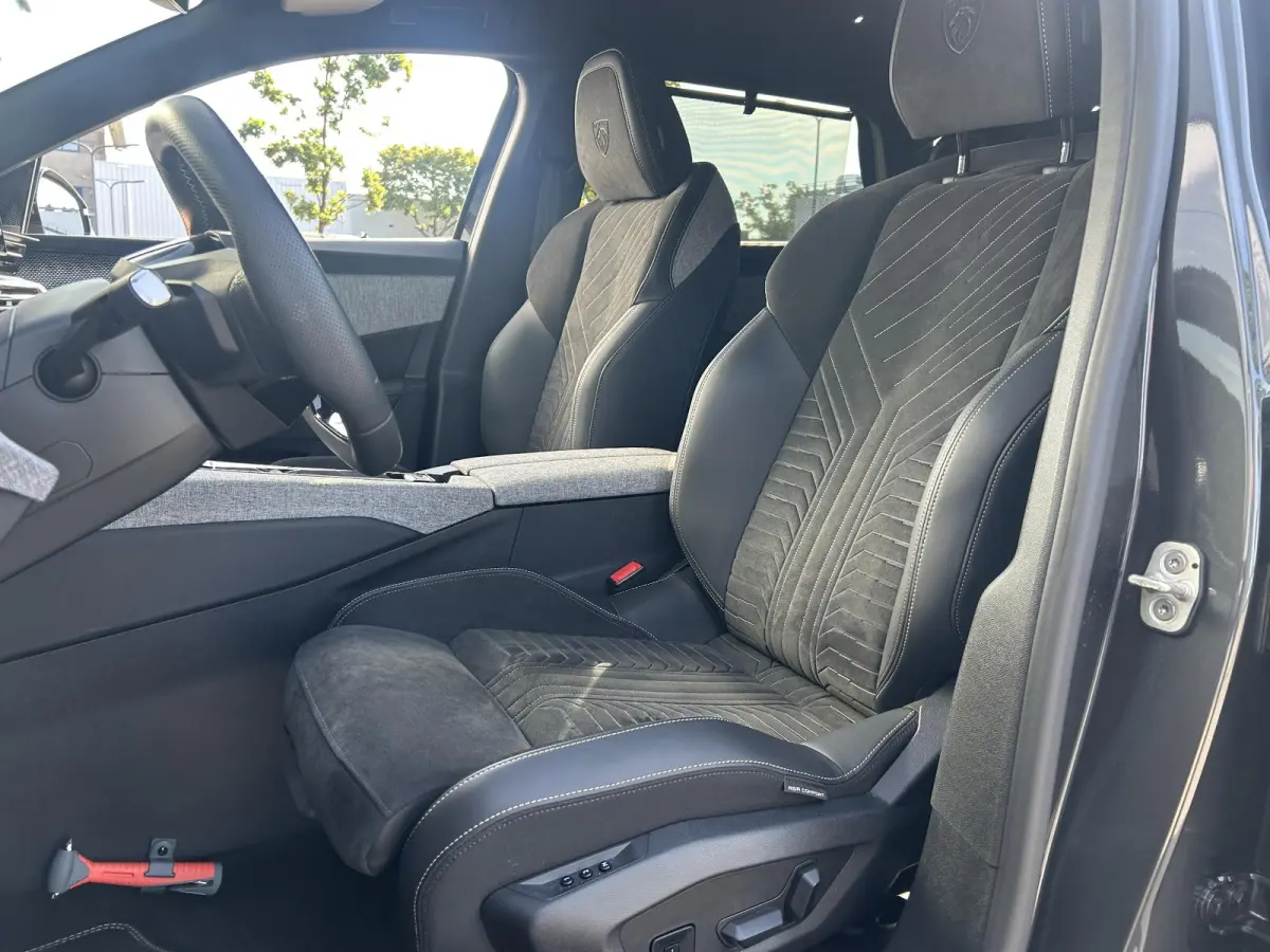 1.2 Hybrid 136 GT | 360 Camera | Adaptieve Cruise Control | Elektrische stoelen | Apple Carplay/Android Auto