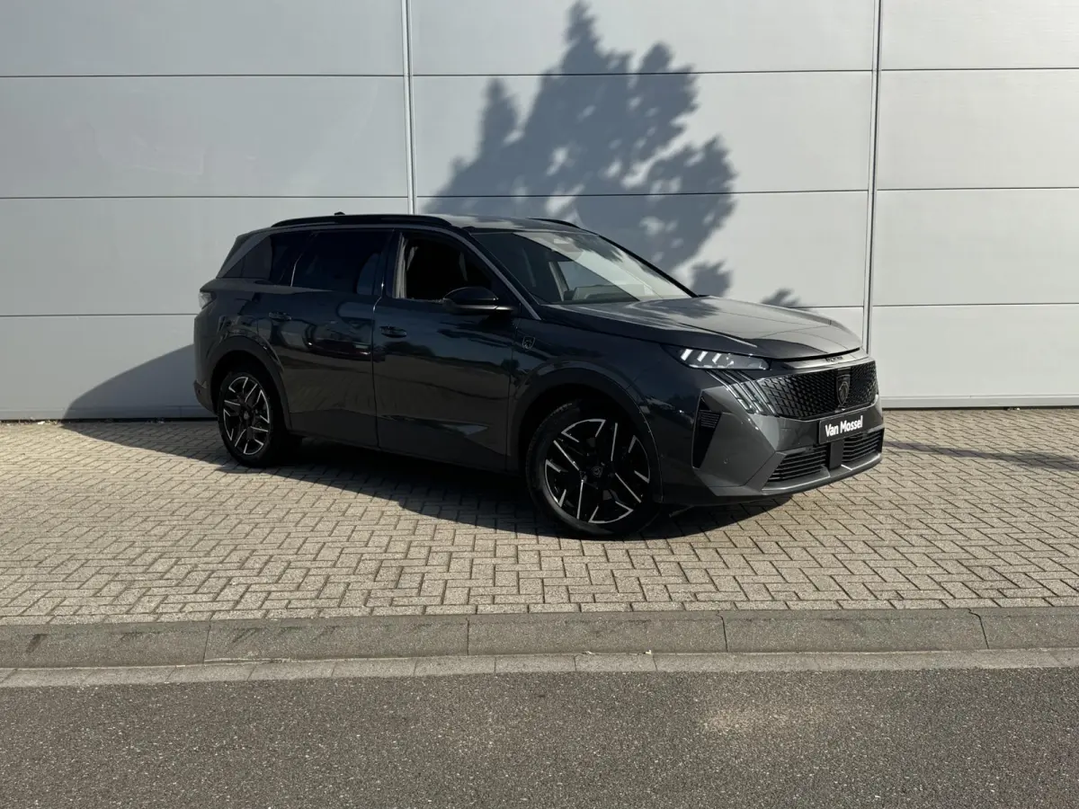 1.2 Hybrid 136 GT | 360 Camera | Adaptieve Cruise Control | Elektrische stoelen | Apple Carplay/Android Auto