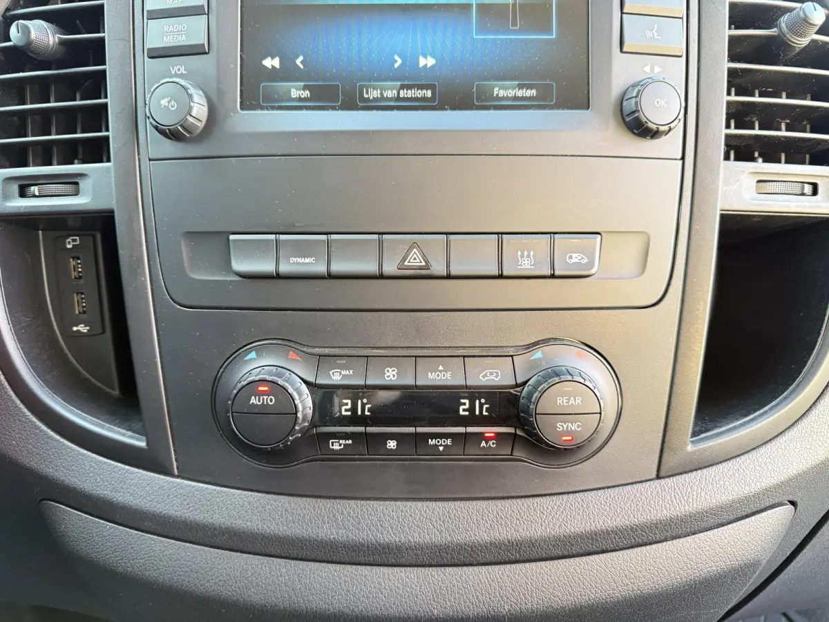 129 90kWh 204PK Personenvervoer L2 370km WLTP 92.2% (SOH) 7 Stoelen Elektrische Schuifdeur LED Lichtmetalen velgen 17inch Snelladen Climate Control Cruise Control