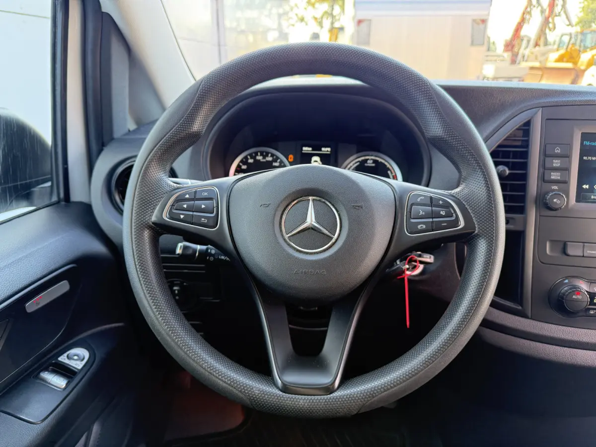129 90kWh 204PK Personenvervoer L2 370km WLTP 92.2% (SOH) 7 Stoelen Elektrische Schuifdeur LED Lichtmetalen velgen 17inch Snelladen Climate Control Cruise Control