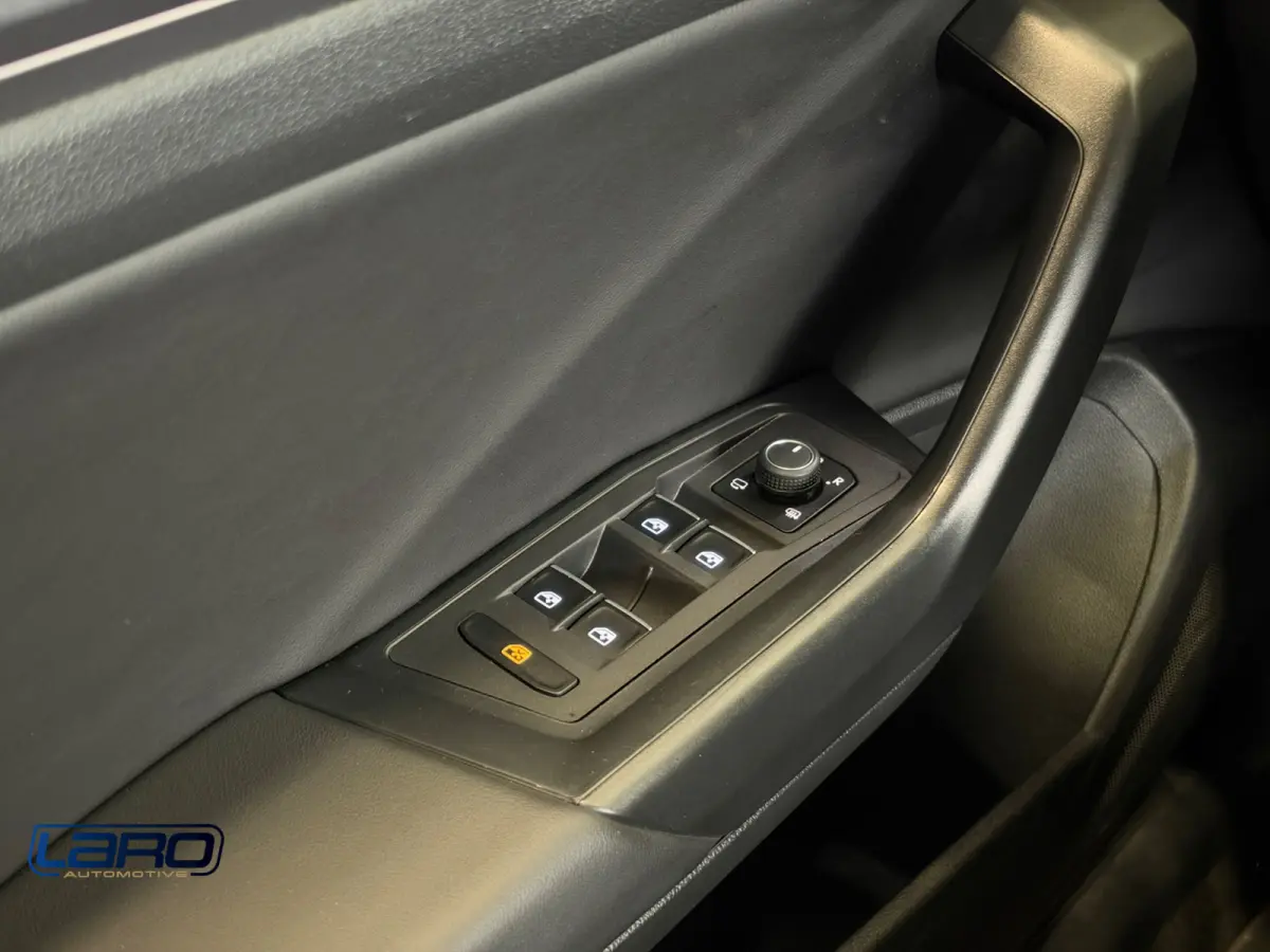 1.5 TSI 3x R-Line | Trekhaak ACC LED Climate CarPlay Blindspot Stoelver.