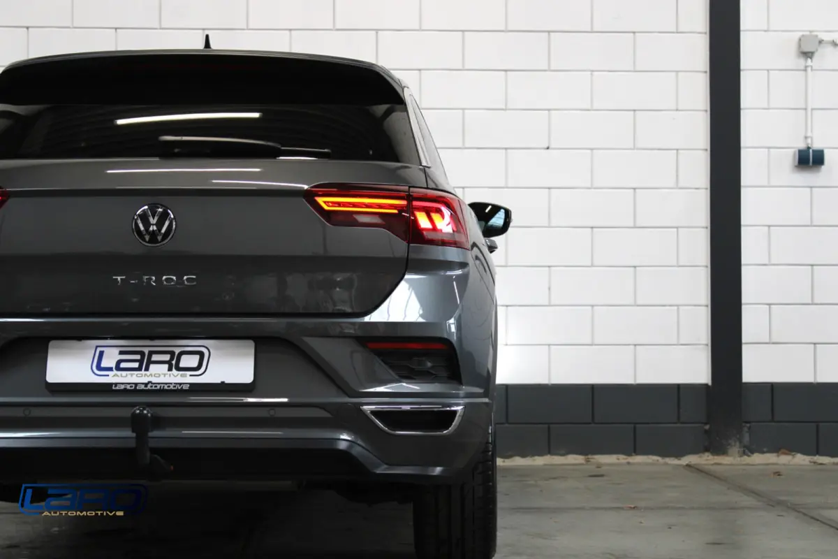 1.5 TSI 3x R-Line | Trekhaak ACC LED Climate CarPlay Blindspot Stoelver.