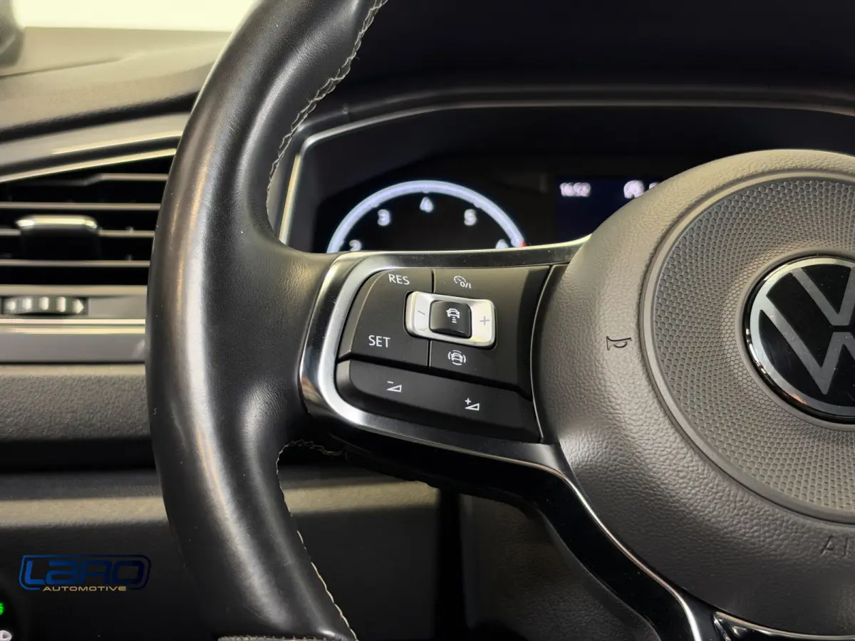 1.5 TSI 3x R-Line | Trekhaak ACC LED Climate CarPlay Blindspot Stoelver.