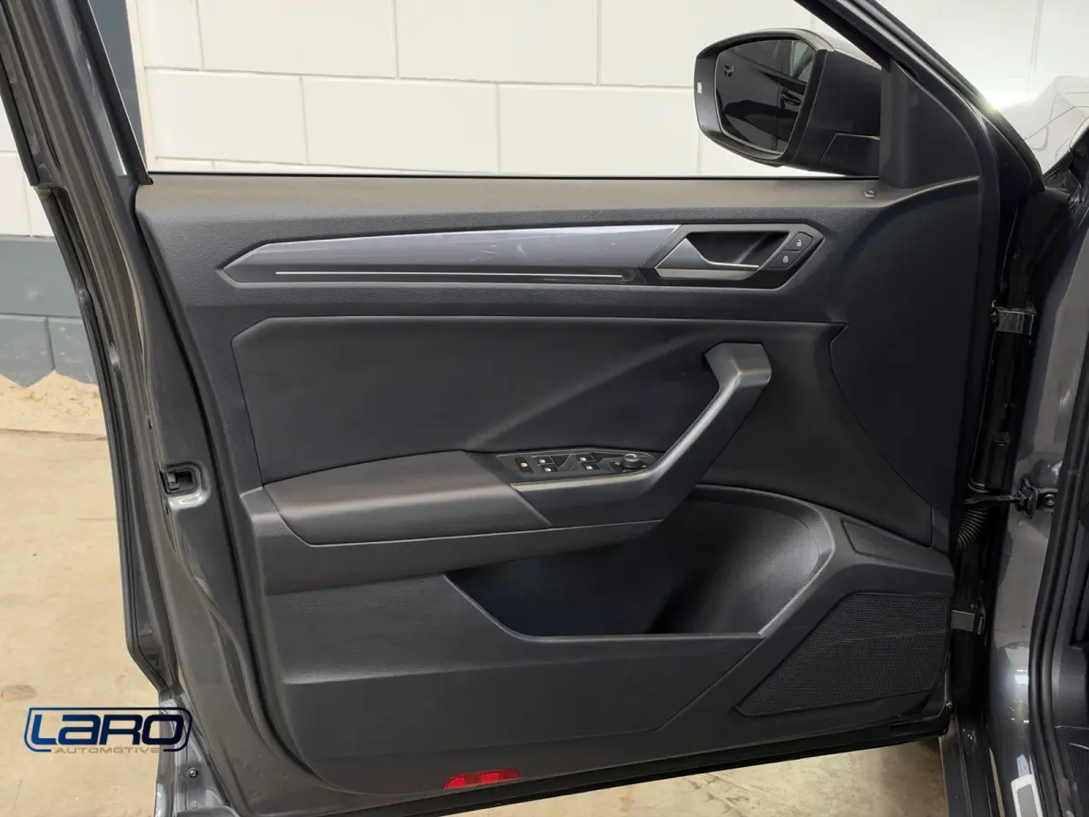 1.5 TSI 3x R-Line | Trekhaak ACC LED Climate CarPlay Blindspot Stoelver.
