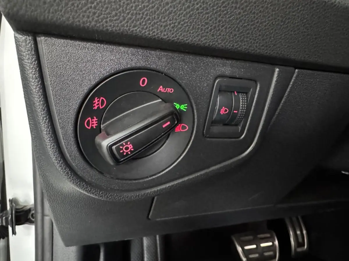 2.0 GTI / DSG / Virtual Cockpit / Apple CarPlay / LED / 110447 KM / Digitaal onderhoud aanwezig.