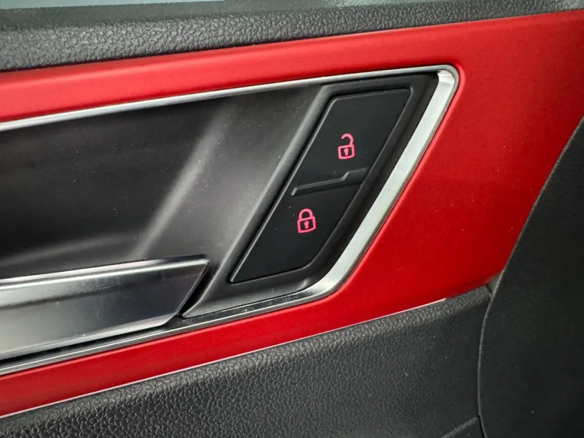 2.0 GTI / DSG / Virtual Cockpit / Apple CarPlay / LED / 110447 KM / Digitaal onderhoud aanwezig.