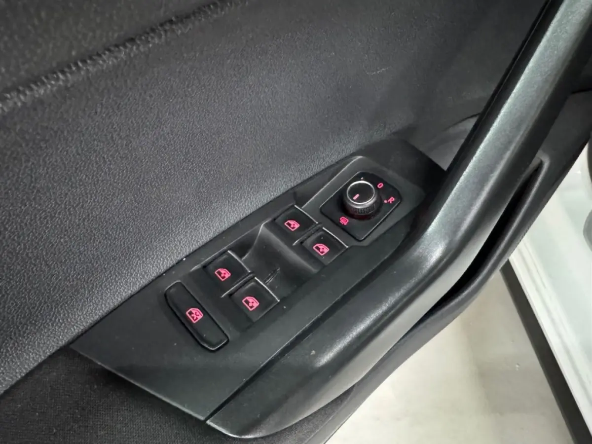 2.0 GTI / DSG / Virtual Cockpit / Apple CarPlay / LED / 110447 KM / Digitaal onderhoud aanwezig.