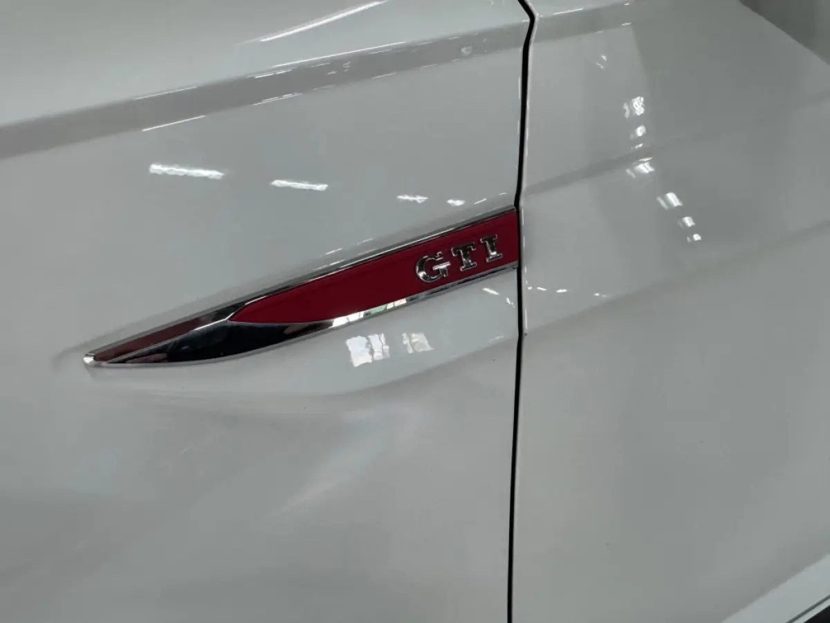 2.0 GTI / DSG / Virtual Cockpit / Apple CarPlay / LED / 110447 KM / Digitaal onderhoud aanwezig.