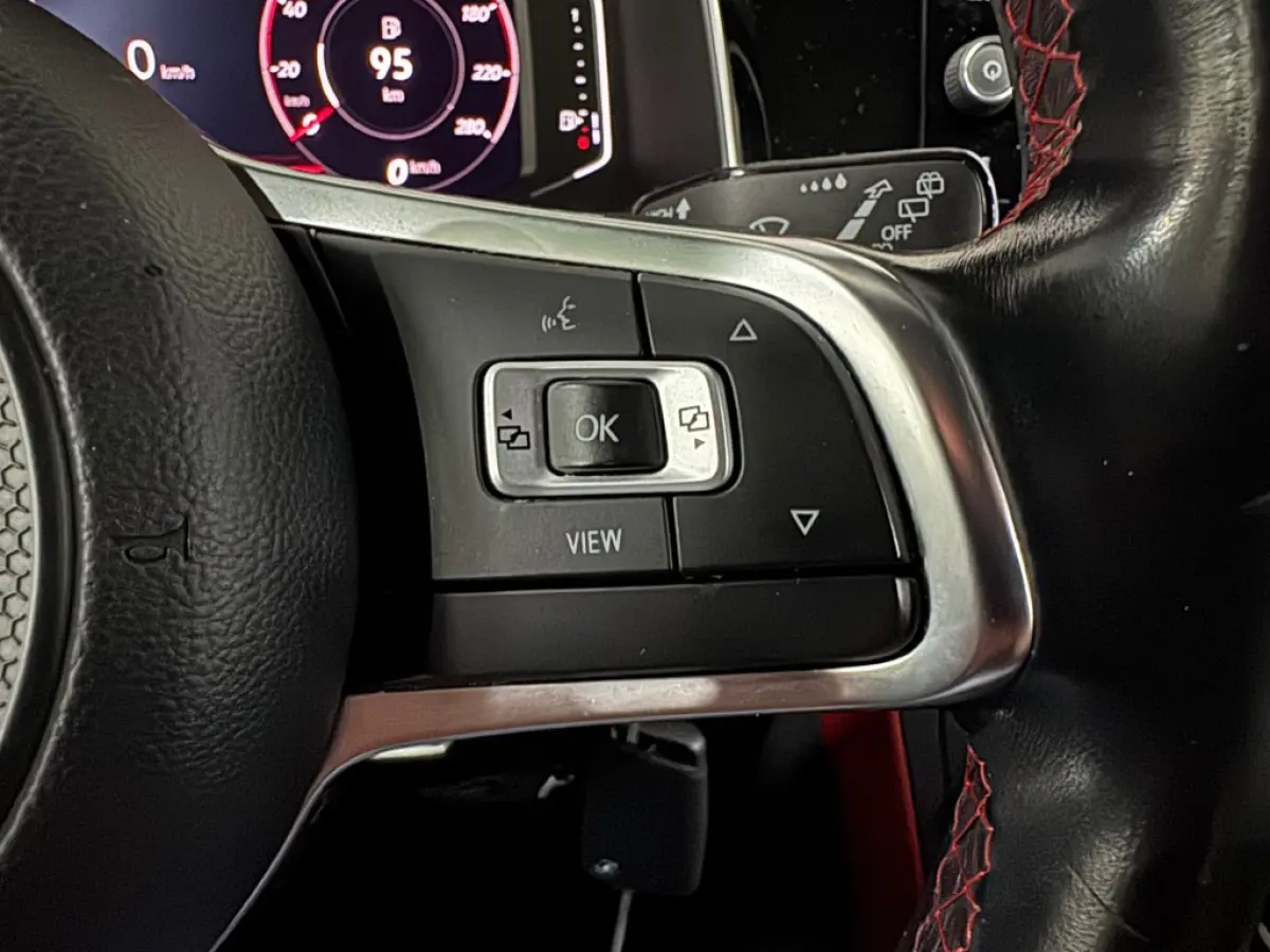 2.0 GTI / DSG / Virtual Cockpit / Apple CarPlay / LED / 110447 KM / Digitaal onderhoud aanwezig.