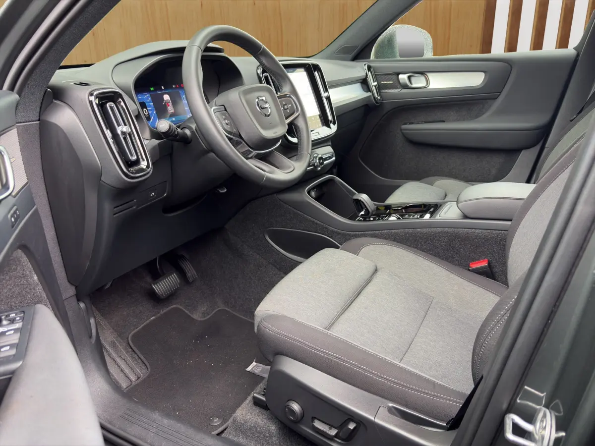 2.0 B4 Plus Dark | Harman Kardon | Stoel + Stuur Verwarming | Trekhaak | Camera | Keyless Start / Entry |
