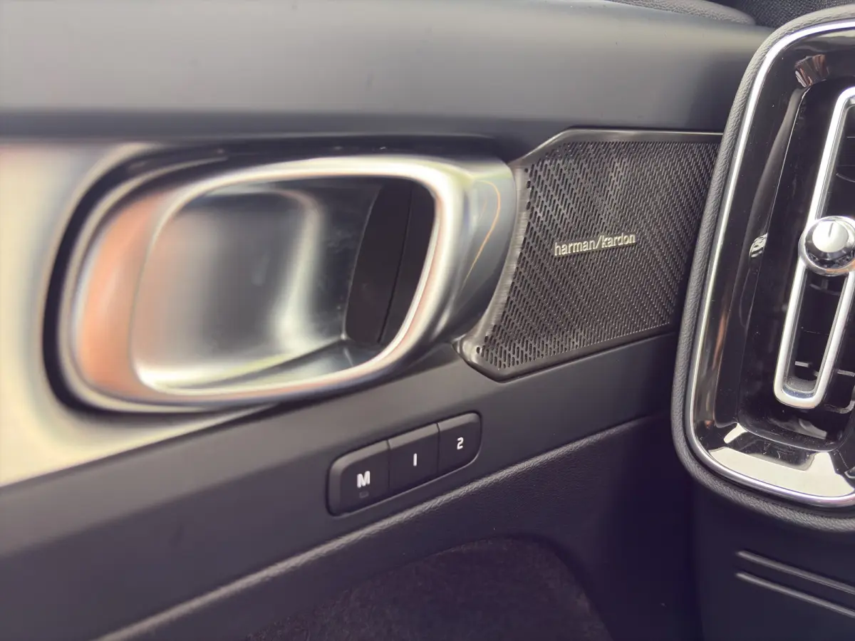 2.0 B4 Plus Dark | Harman Kardon | Stoel + Stuur Verwarming | Trekhaak | Camera | Keyless Start / Entry |