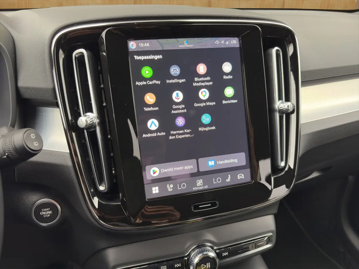 2.0 B4 Plus Dark | Harman Kardon | Stoel + Stuur Verwarming | Trekhaak | Camera | Keyless Start / Entry |