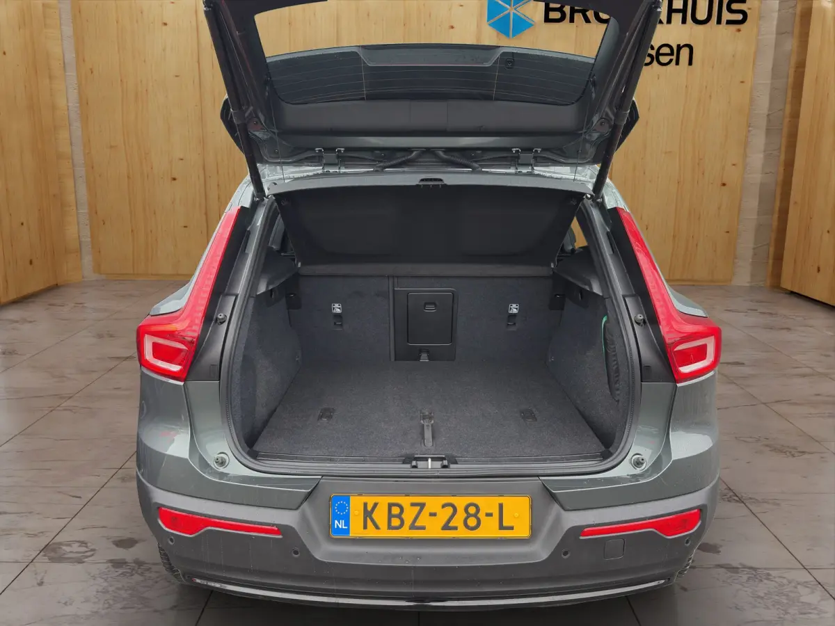 2.0 B4 Plus Dark | Harman Kardon | Stoel + Stuur Verwarming | Trekhaak | Camera | Keyless Start / Entry |