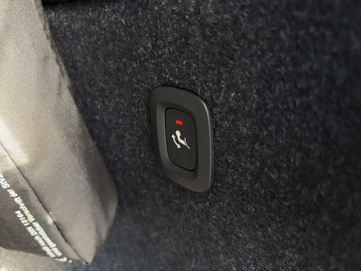 2.0 B4 Plus Dark | Harman Kardon | Stoel + Stuur Verwarming | Trekhaak | Camera | Keyless Start / Entry |