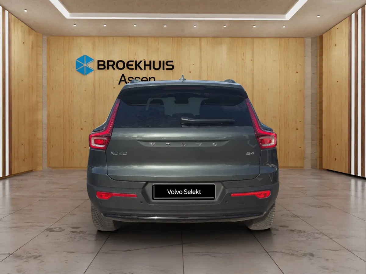 2.0 B4 Plus Dark | Harman Kardon | Stoel + Stuur Verwarming | Trekhaak | Camera | Keyless Start / Entry |