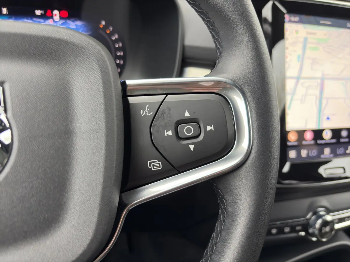 2.0 B4 Plus Dark | Harman Kardon | Stoel + Stuur Verwarming | Trekhaak | Camera | Keyless Start / Entry |