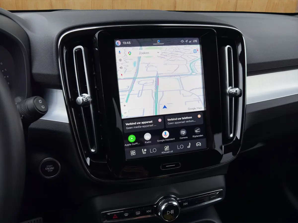 2.0 B4 Plus Dark | Harman Kardon | Stoel + Stuur Verwarming | Trekhaak | Camera | Keyless Start / Entry |