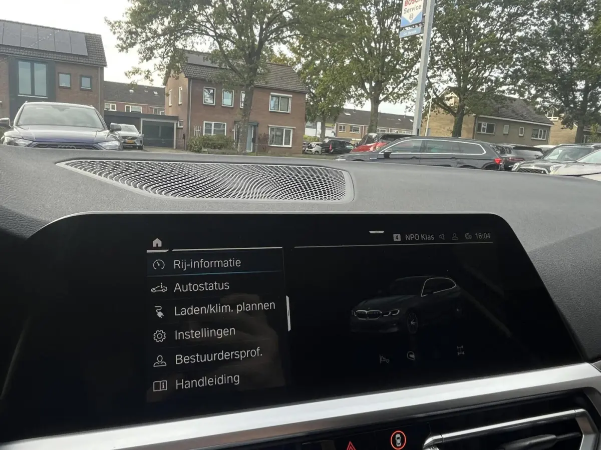 320e Leer, Climat, Carplay, Trekhaak..