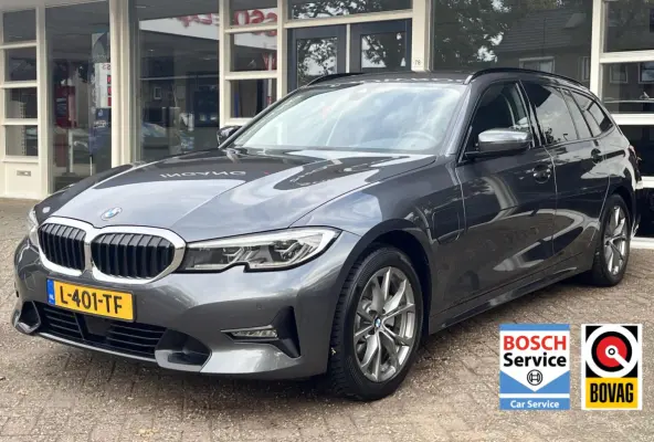 320e Leer, Climat, Carplay, Trekhaak..