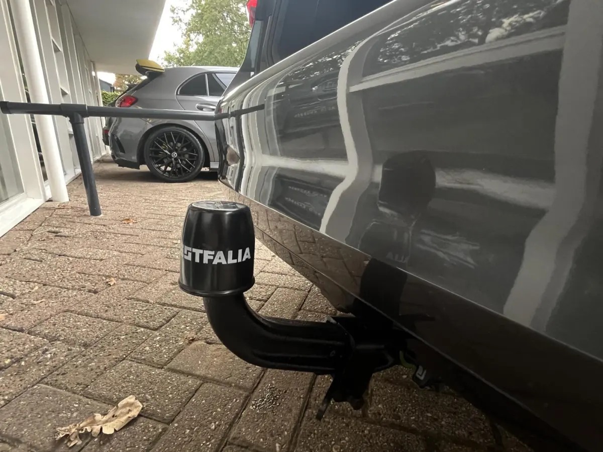 320e Leer, Climat, Carplay, Trekhaak..