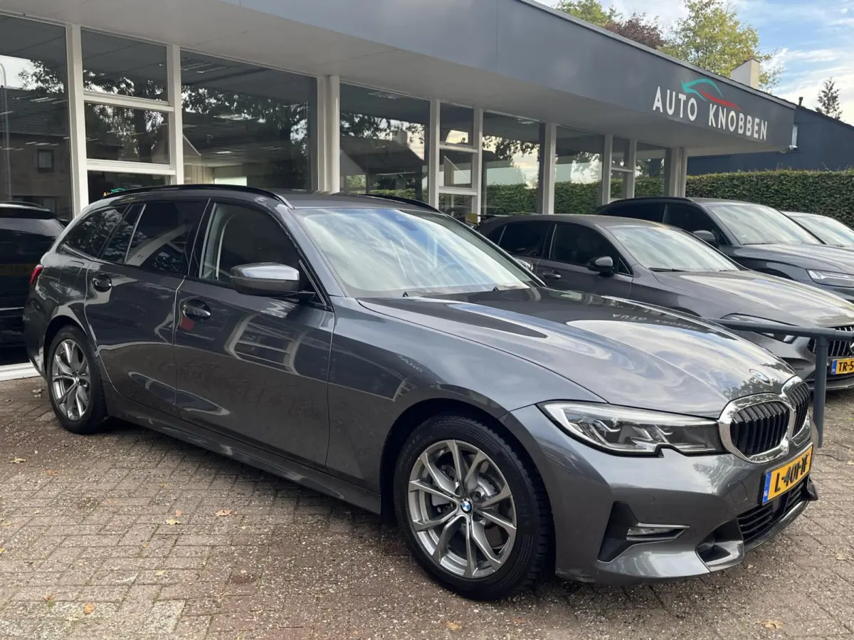 320e Leer, Climat, Carplay, Trekhaak..