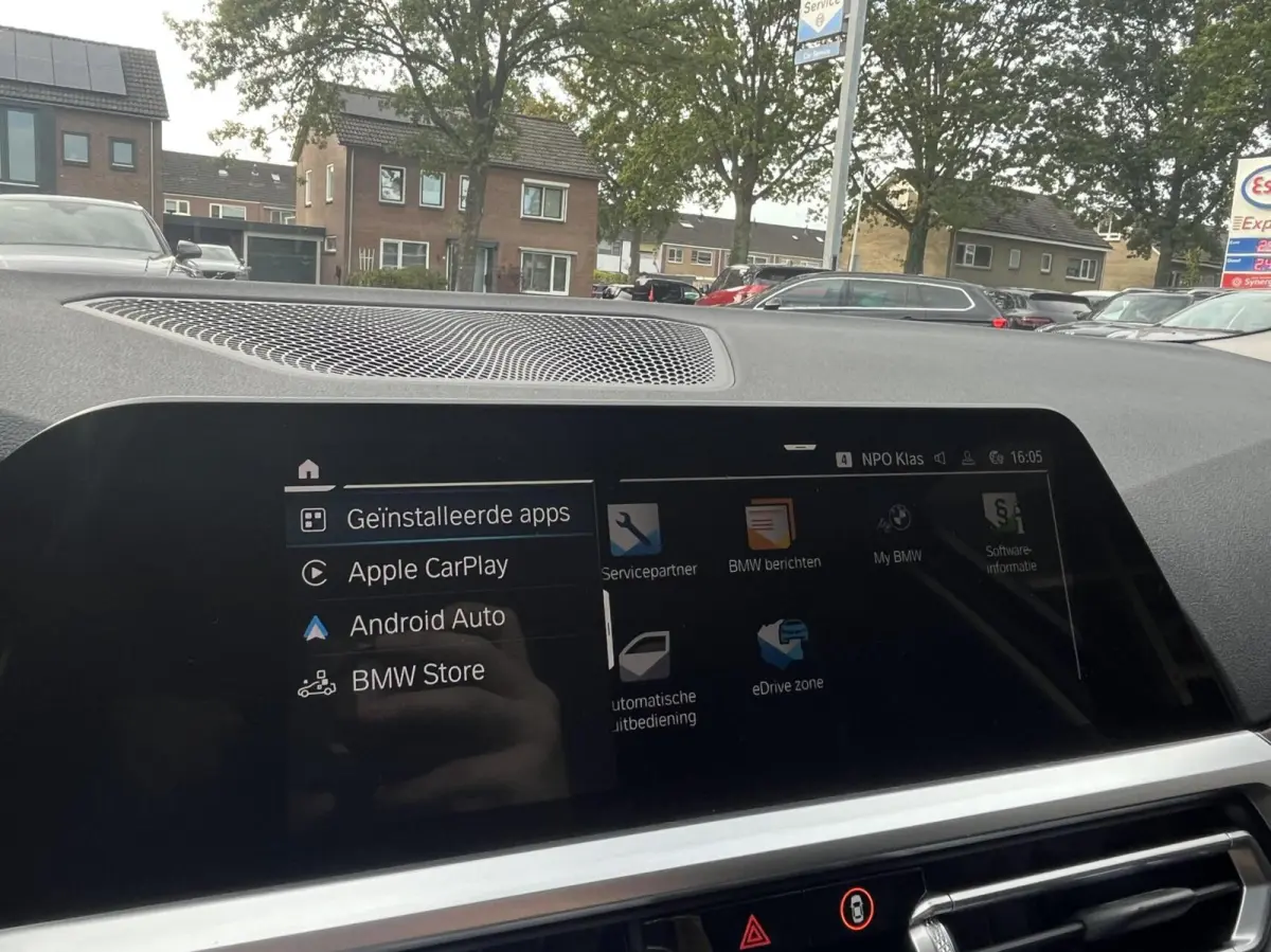 320e Leer, Climat, Carplay, Trekhaak..