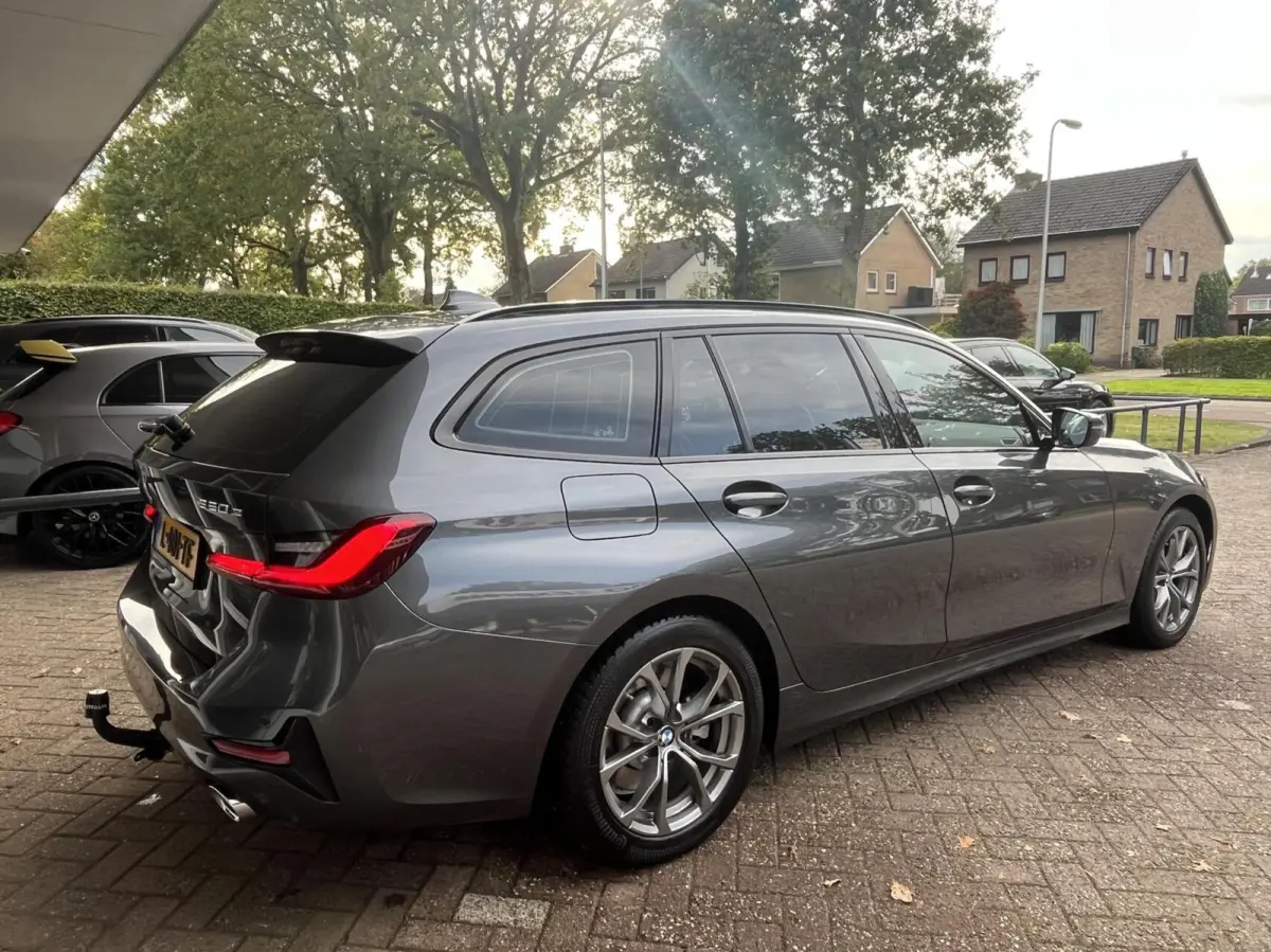 320e Leer, Climat, Carplay, Trekhaak..