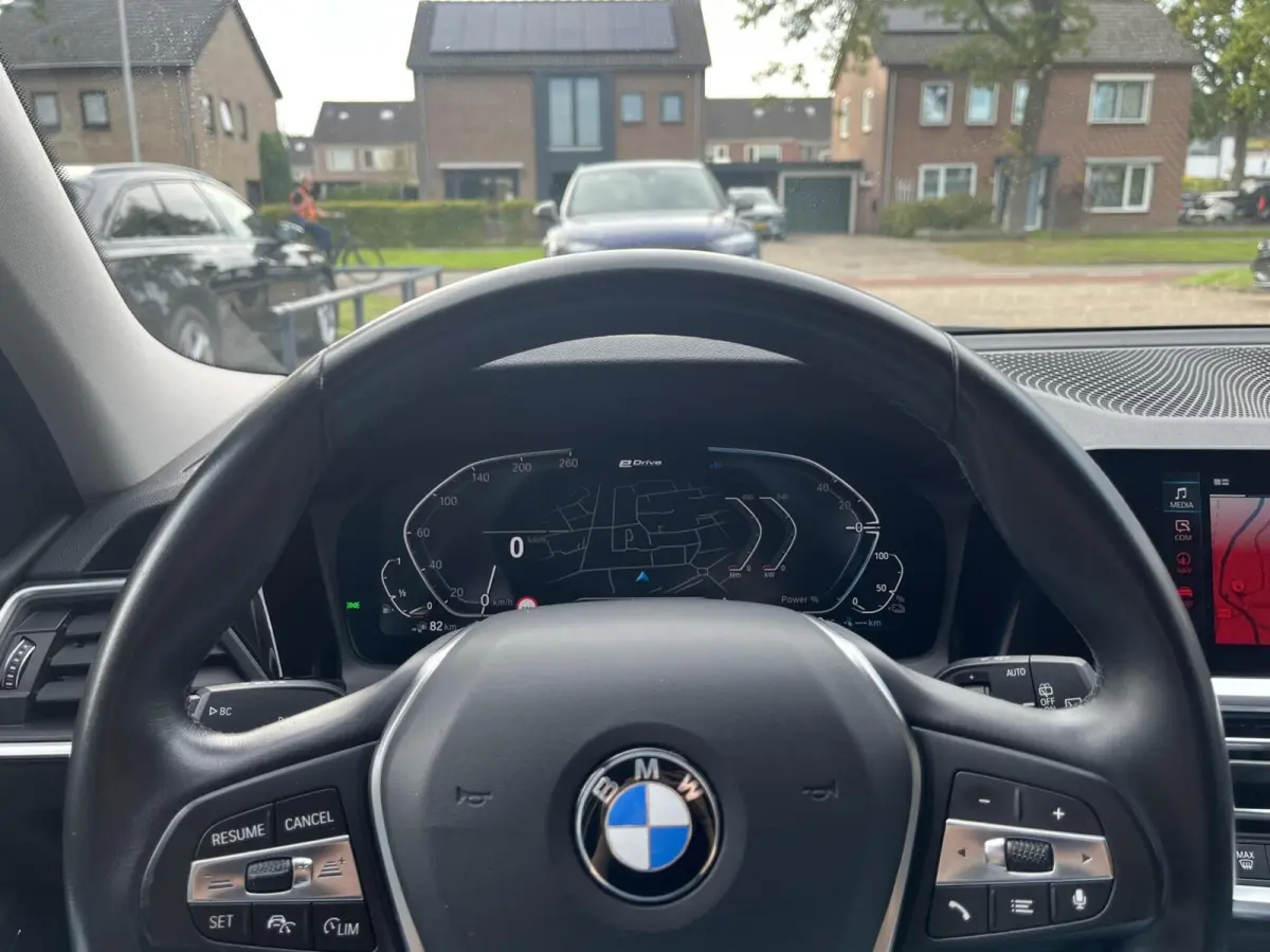 320e Leer, Climat, Carplay, Trekhaak..
