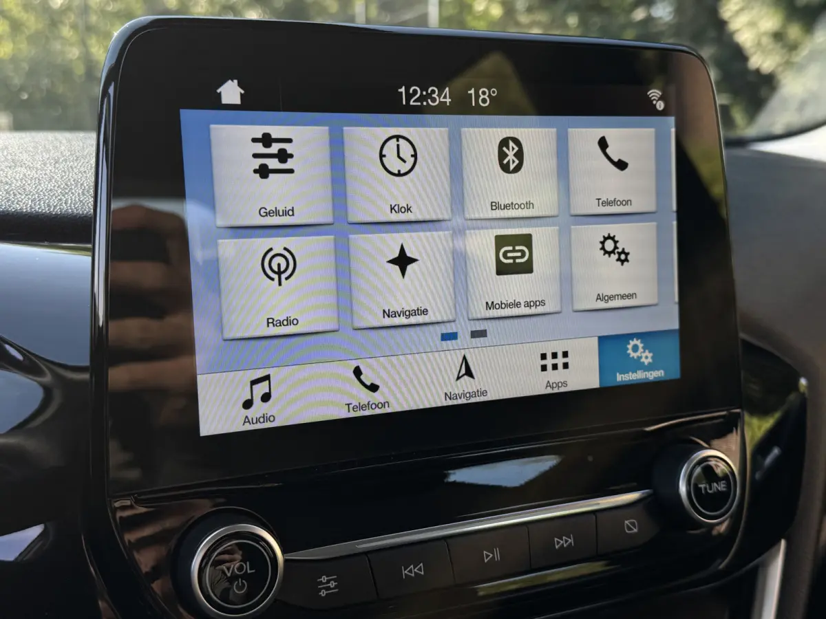 86PK TREND CARPLAY/AIRCO/NAVIGATIE