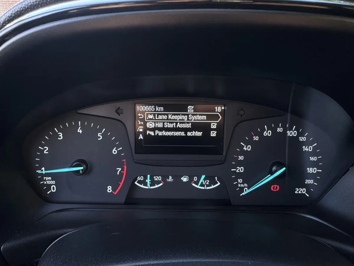 86PK TREND CARPLAY/AIRCO/NAVIGATIE