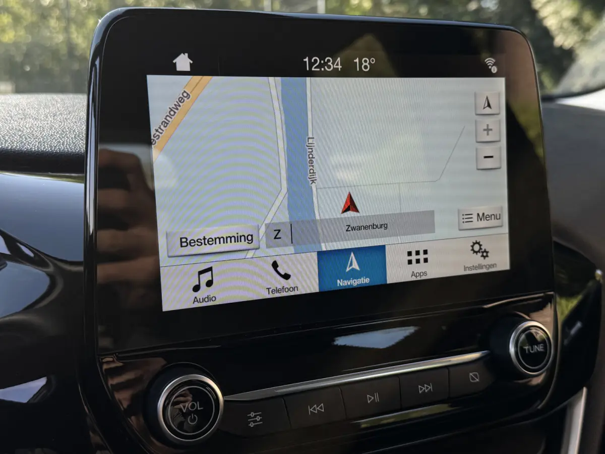 86PK TREND CARPLAY/AIRCO/NAVIGATIE
