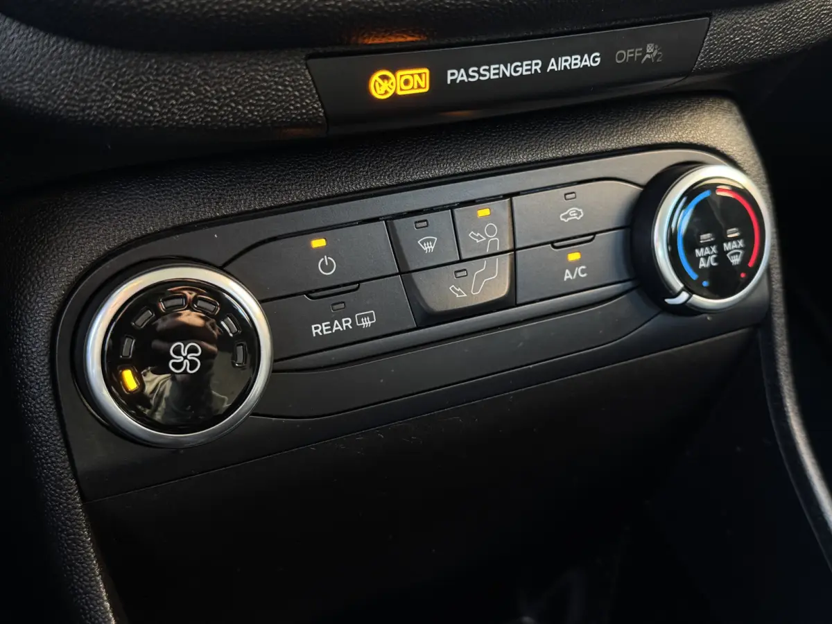 86PK TREND CARPLAY/AIRCO/NAVIGATIE