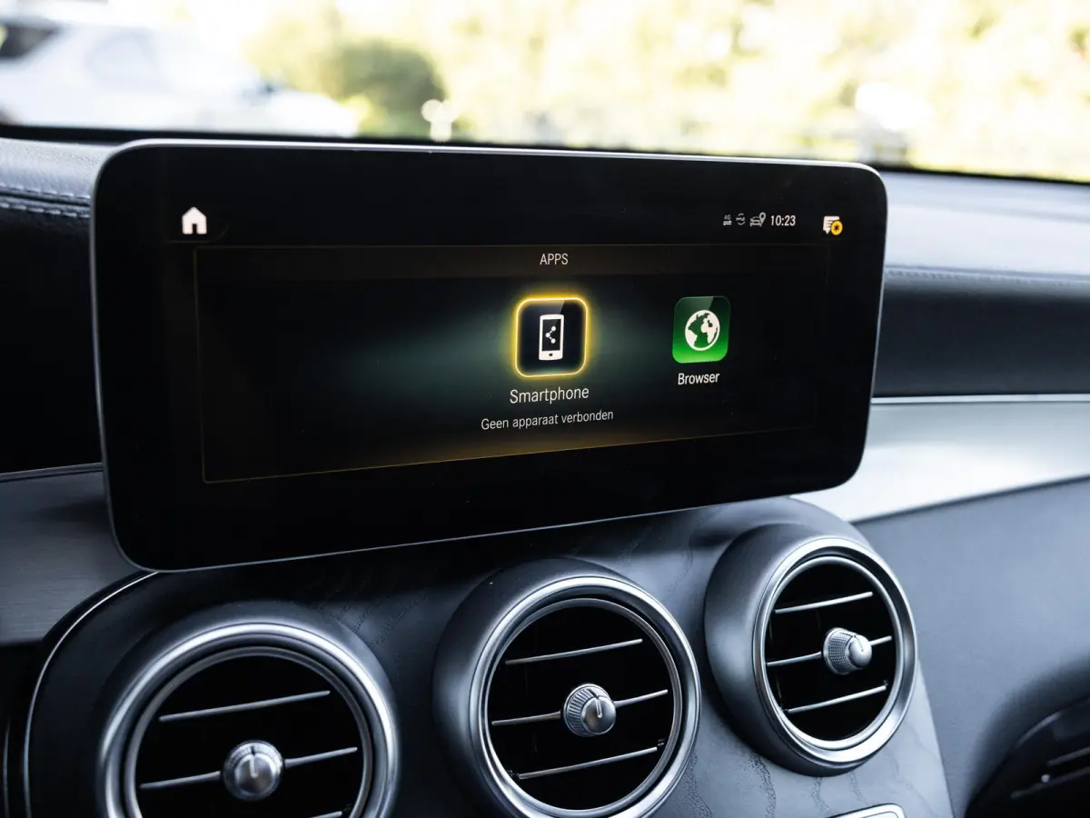 300e 4MATIC Business Solution AMG | SCHUIF-KANTELDAK | 360 CAMERA | KEYLESS ENTRY | APPLE CARPLAY | STOELVERWARMING | NL GELEVERD | 1E EIGENAAR | NIGHT PAKKET | SOH 92% |