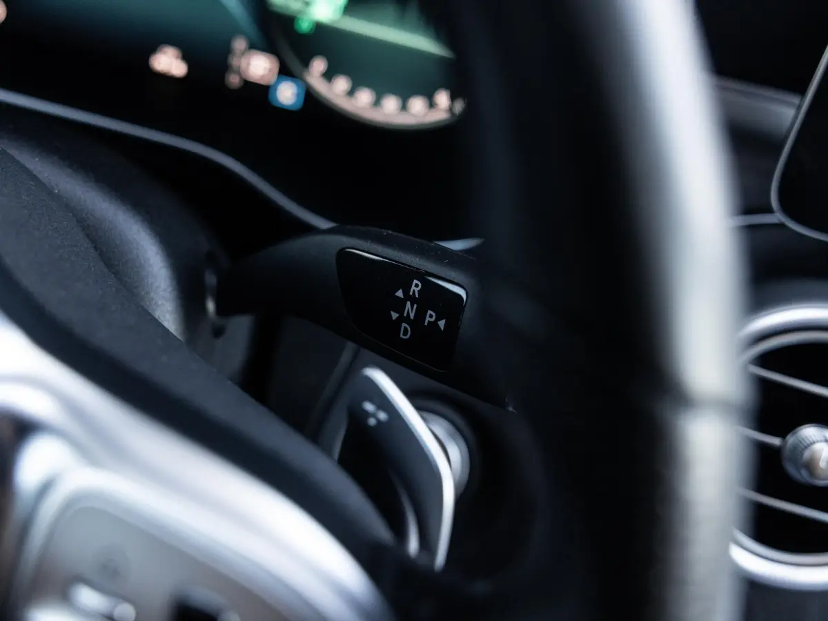 300e 4MATIC Business Solution AMG | SCHUIF-KANTELDAK | 360 CAMERA | KEYLESS ENTRY | APPLE CARPLAY | STOELVERWARMING | NL GELEVERD | 1E EIGENAAR | NIGHT PAKKET | SOH 92% |