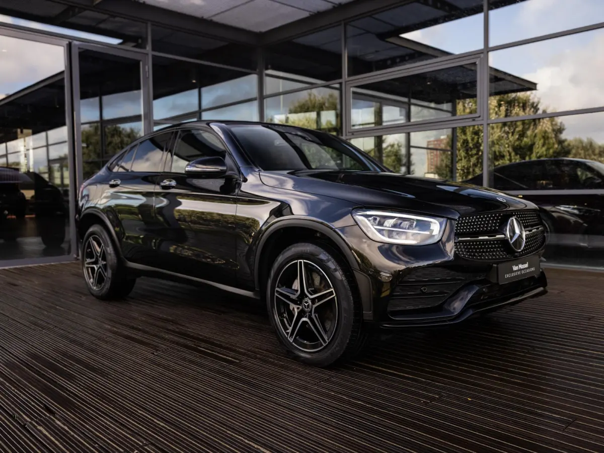 300e 4MATIC Business Solution AMG | SCHUIF-KANTELDAK | 360 CAMERA | KEYLESS ENTRY | APPLE CARPLAY | STOELVERWARMING | NL GELEVERD | 1E EIGENAAR | NIGHT PAKKET | SOH 92% |