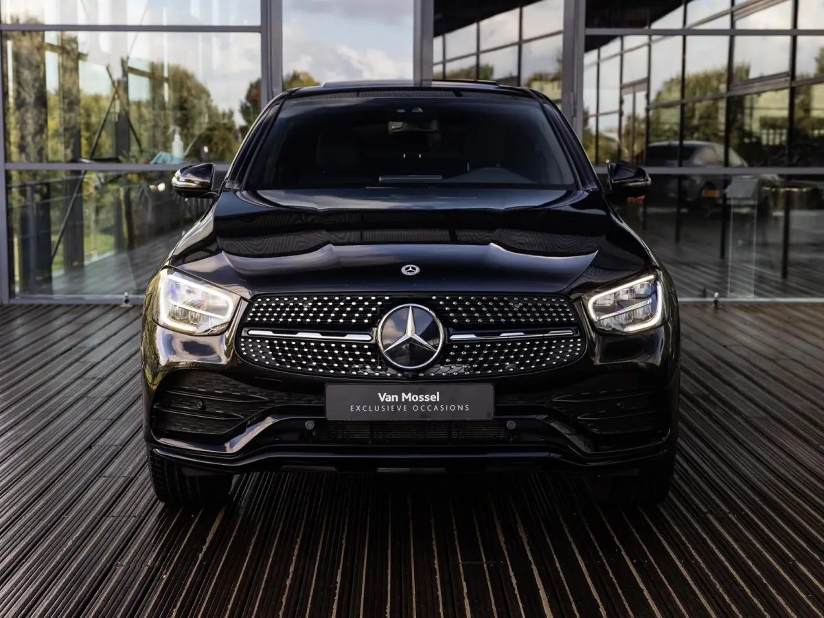 300e 4MATIC Business Solution AMG | SCHUIF-KANTELDAK | 360 CAMERA | KEYLESS ENTRY | APPLE CARPLAY | STOELVERWARMING | NL GELEVERD | 1E EIGENAAR | NIGHT PAKKET | SOH 92% |