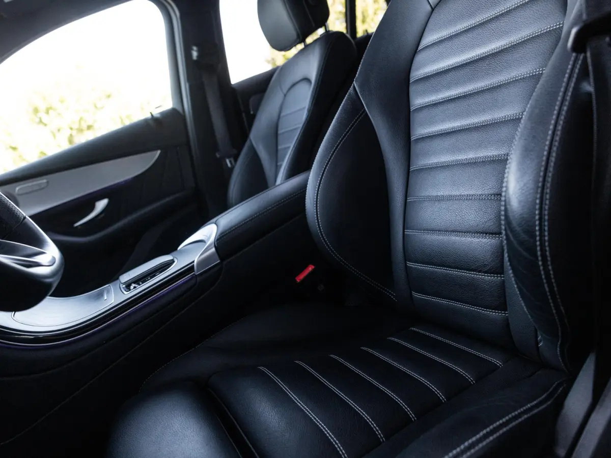 300e 4MATIC Business Solution AMG | SCHUIF-KANTELDAK | 360 CAMERA | KEYLESS ENTRY | APPLE CARPLAY | STOELVERWARMING | NL GELEVERD | 1E EIGENAAR | NIGHT PAKKET | SOH 92% |