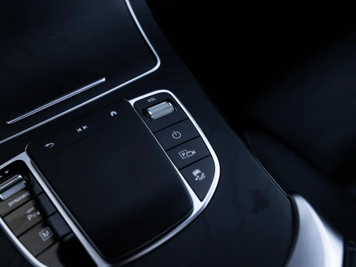 300e 4MATIC Business Solution AMG | SCHUIF-KANTELDAK | 360 CAMERA | KEYLESS ENTRY | APPLE CARPLAY | STOELVERWARMING | NL GELEVERD | 1E EIGENAAR | NIGHT PAKKET | SOH 92% |