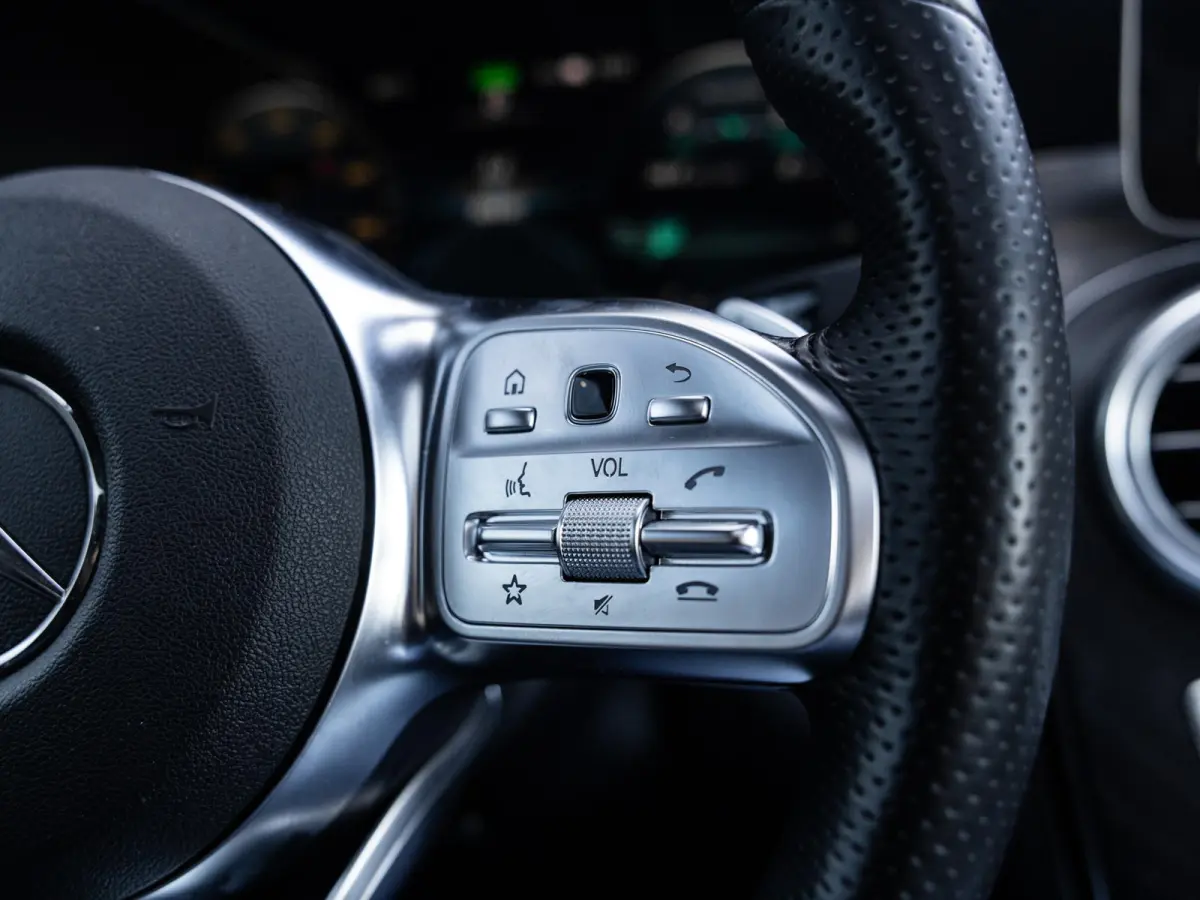 300e 4MATIC Business Solution AMG | SCHUIF-KANTELDAK | 360 CAMERA | KEYLESS ENTRY | APPLE CARPLAY | STOELVERWARMING | NL GELEVERD | 1E EIGENAAR | NIGHT PAKKET | SOH 92% |
