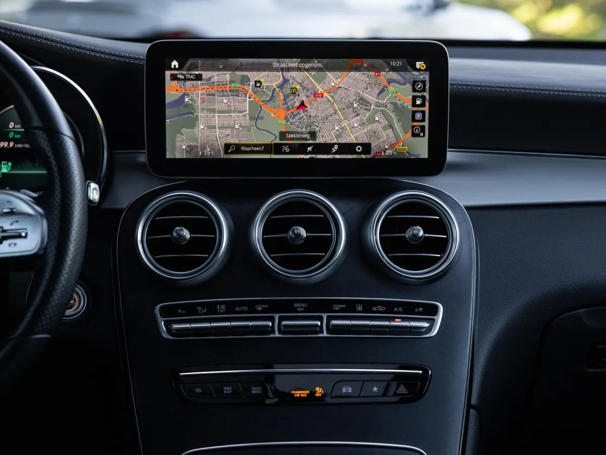 300e 4MATIC Business Solution AMG | SCHUIF-KANTELDAK | 360 CAMERA | KEYLESS ENTRY | APPLE CARPLAY | STOELVERWARMING | NL GELEVERD | 1E EIGENAAR | NIGHT PAKKET | SOH 92% |