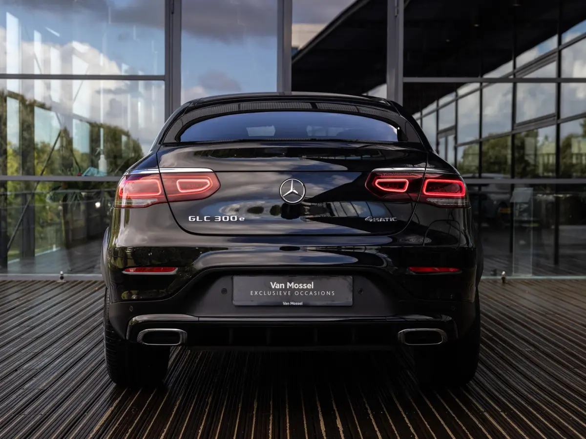 300e 4MATIC Business Solution AMG | SCHUIF-KANTELDAK | 360 CAMERA | KEYLESS ENTRY | APPLE CARPLAY | STOELVERWARMING | NL GELEVERD | 1E EIGENAAR | NIGHT PAKKET | SOH 92% |