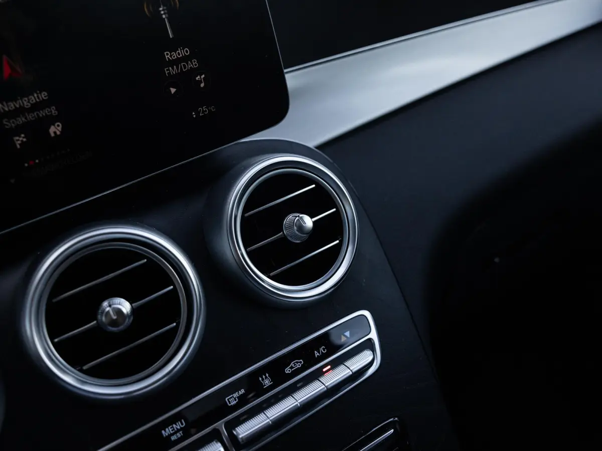 300e 4MATIC Business Solution AMG | SCHUIF-KANTELDAK | 360 CAMERA | KEYLESS ENTRY | APPLE CARPLAY | STOELVERWARMING | NL GELEVERD | 1E EIGENAAR | NIGHT PAKKET | SOH 92% |