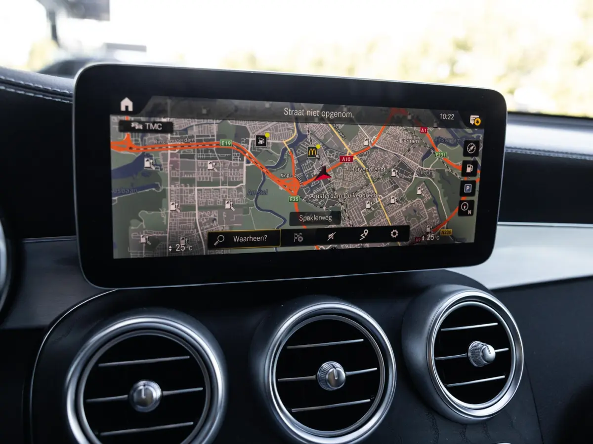 300e 4MATIC Business Solution AMG | SCHUIF-KANTELDAK | 360 CAMERA | KEYLESS ENTRY | APPLE CARPLAY | STOELVERWARMING | NL GELEVERD | 1E EIGENAAR | NIGHT PAKKET | SOH 92% |