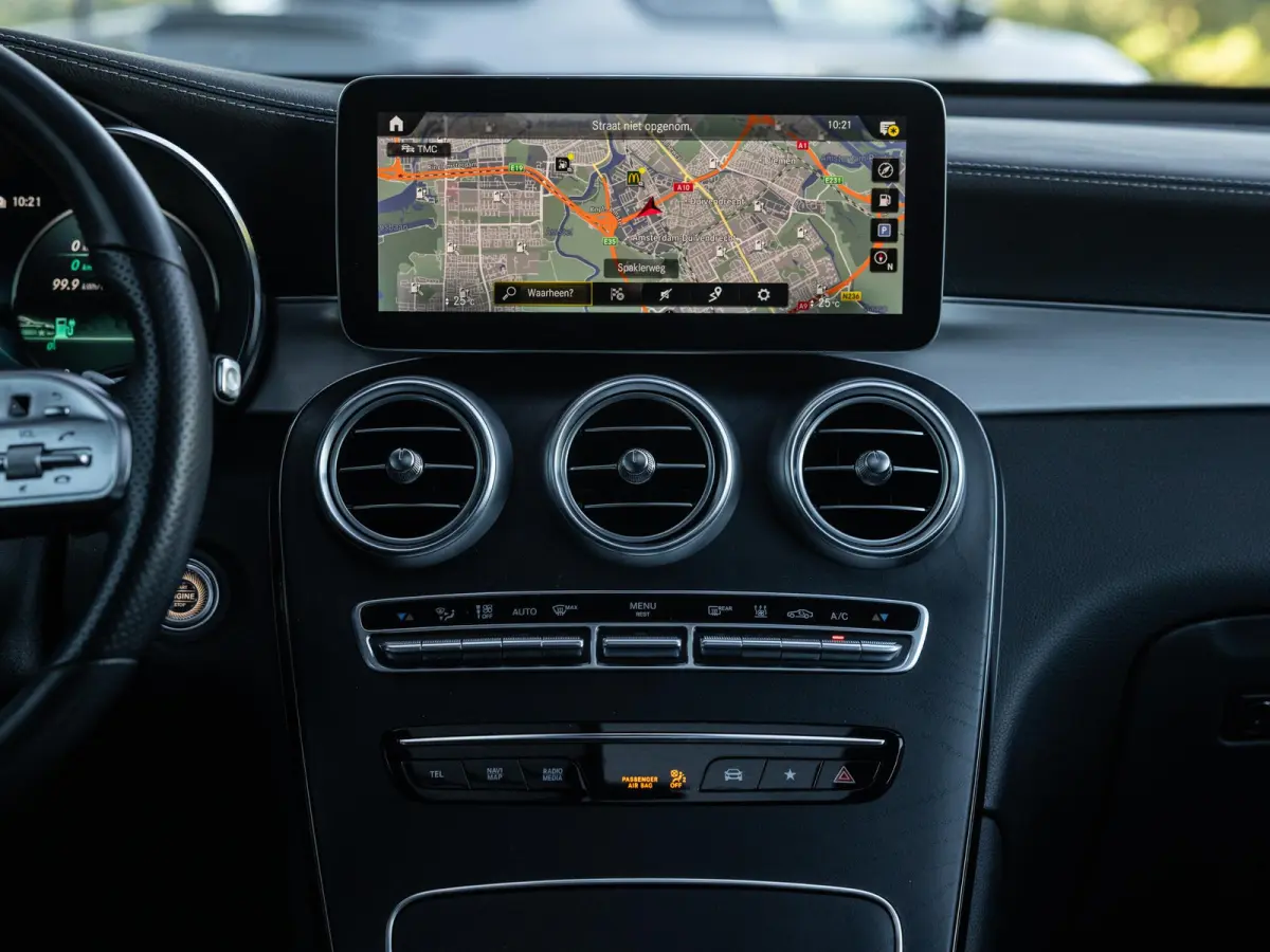 300e 4MATIC Business Solution AMG | SCHUIF-KANTELDAK | 360 CAMERA | KEYLESS ENTRY | APPLE CARPLAY | STOELVERWARMING | NL GELEVERD | 1E EIGENAAR | NIGHT PAKKET | SOH 92% |