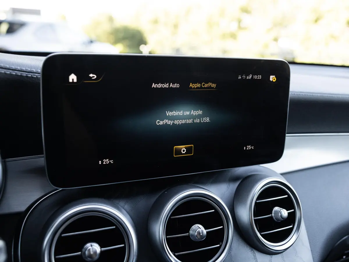 300e 4MATIC Business Solution AMG | SCHUIF-KANTELDAK | 360 CAMERA | KEYLESS ENTRY | APPLE CARPLAY | STOELVERWARMING | NL GELEVERD | 1E EIGENAAR | NIGHT PAKKET | SOH 92% |