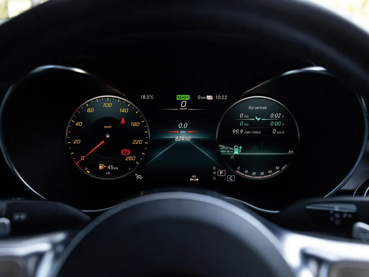 300e 4MATIC Business Solution AMG | SCHUIF-KANTELDAK | 360 CAMERA | KEYLESS ENTRY | APPLE CARPLAY | STOELVERWARMING | NL GELEVERD | 1E EIGENAAR | NIGHT PAKKET | SOH 92% |