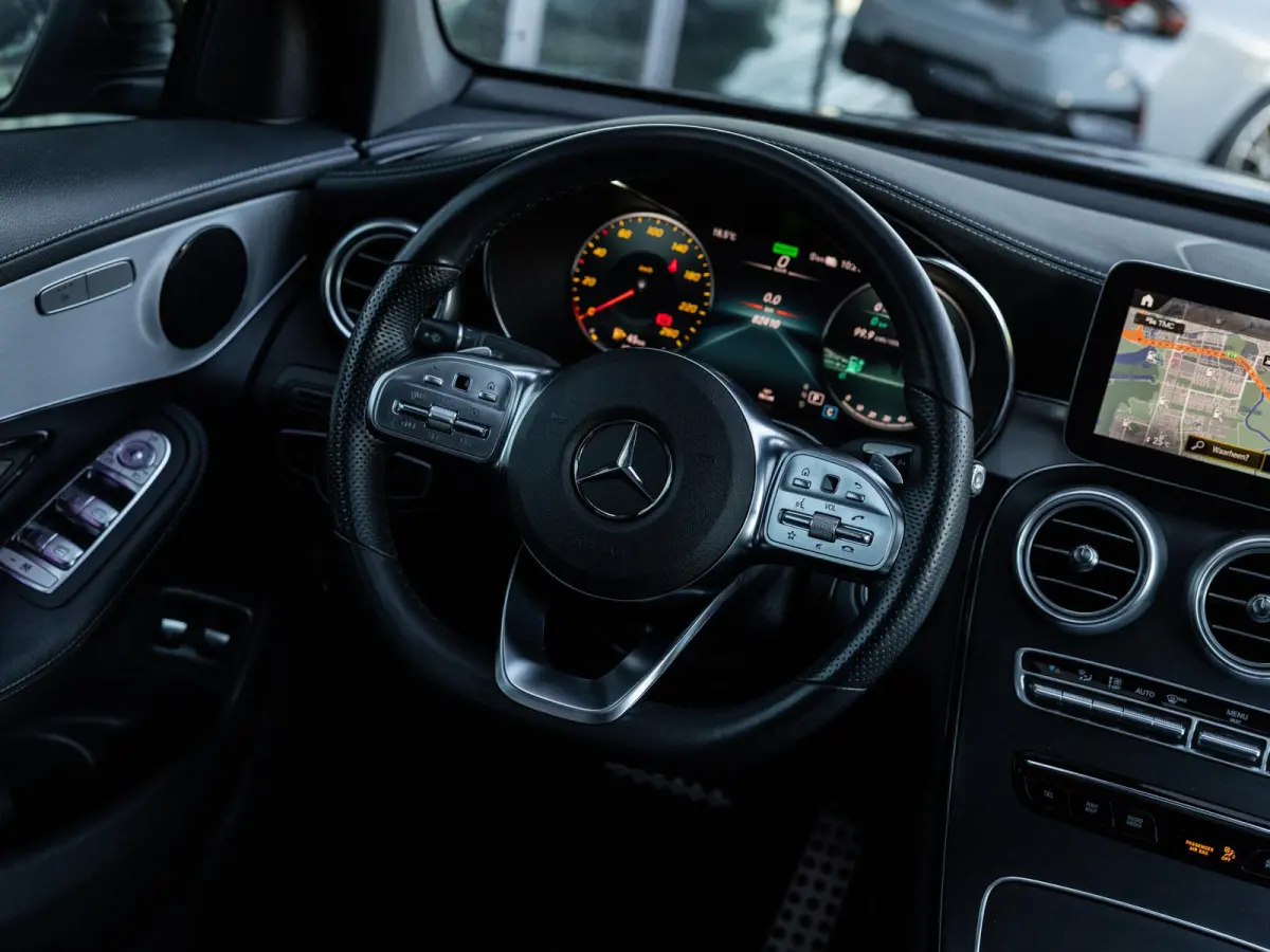 300e 4MATIC Business Solution AMG | SCHUIF-KANTELDAK | 360 CAMERA | KEYLESS ENTRY | APPLE CARPLAY | STOELVERWARMING | NL GELEVERD | 1E EIGENAAR | NIGHT PAKKET | SOH 92% |